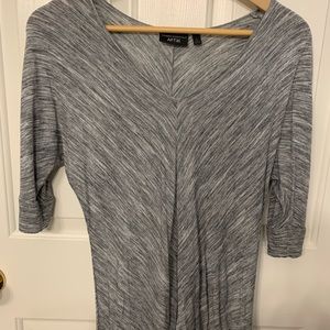 Gray/white blouse, 3/4 sleeve